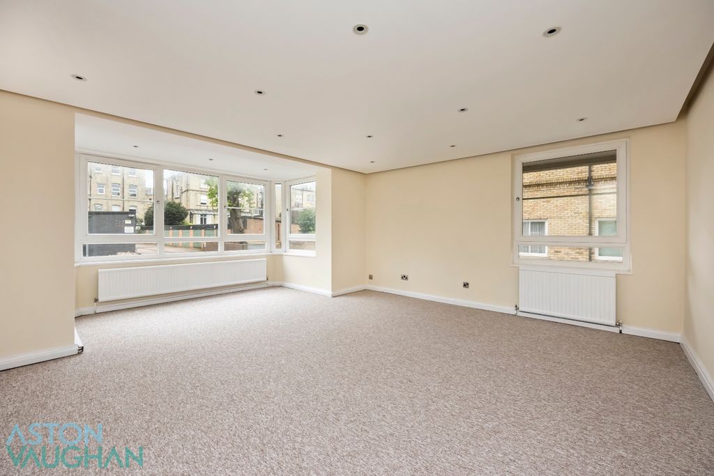 Property photo 2 of 10 4616461