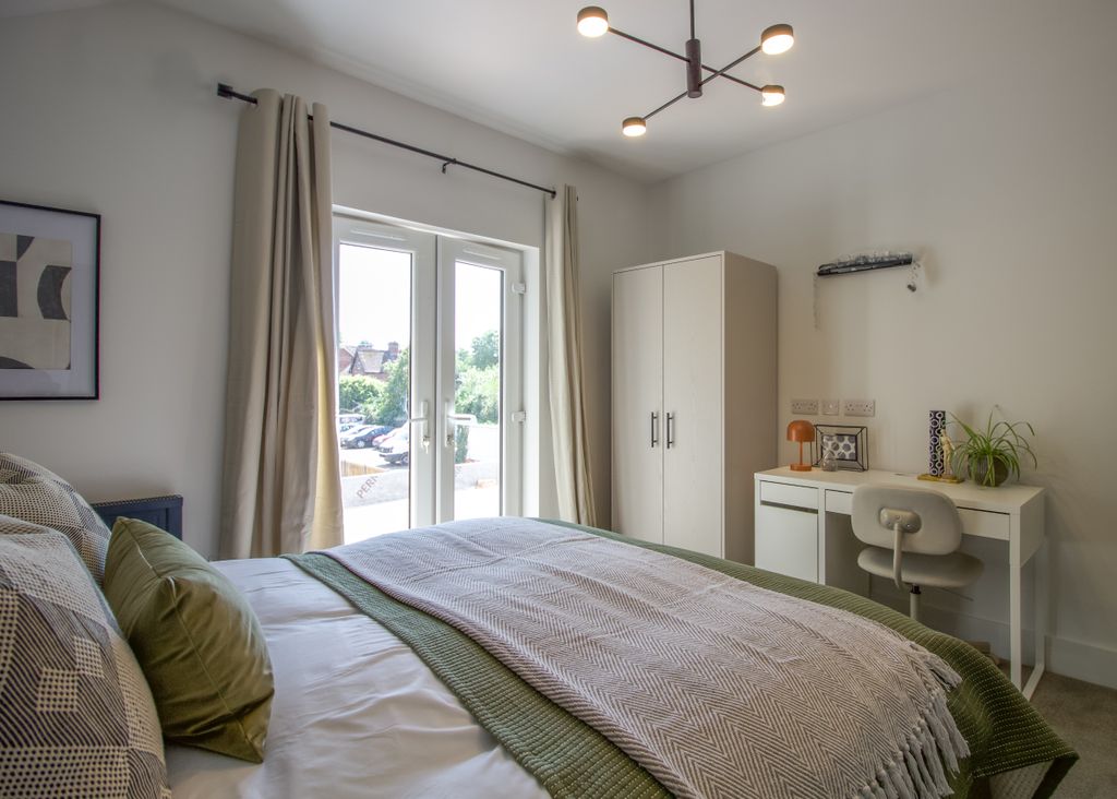 Property photo 1 of 16 Room4-7