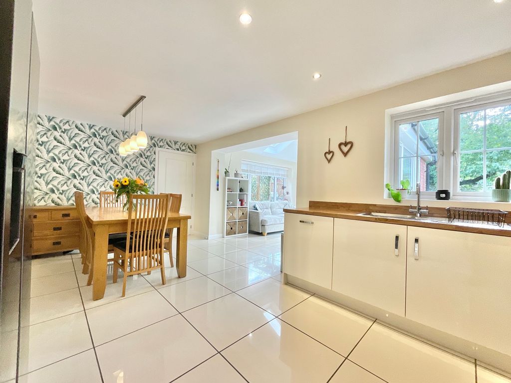 Property photo 3 of 33