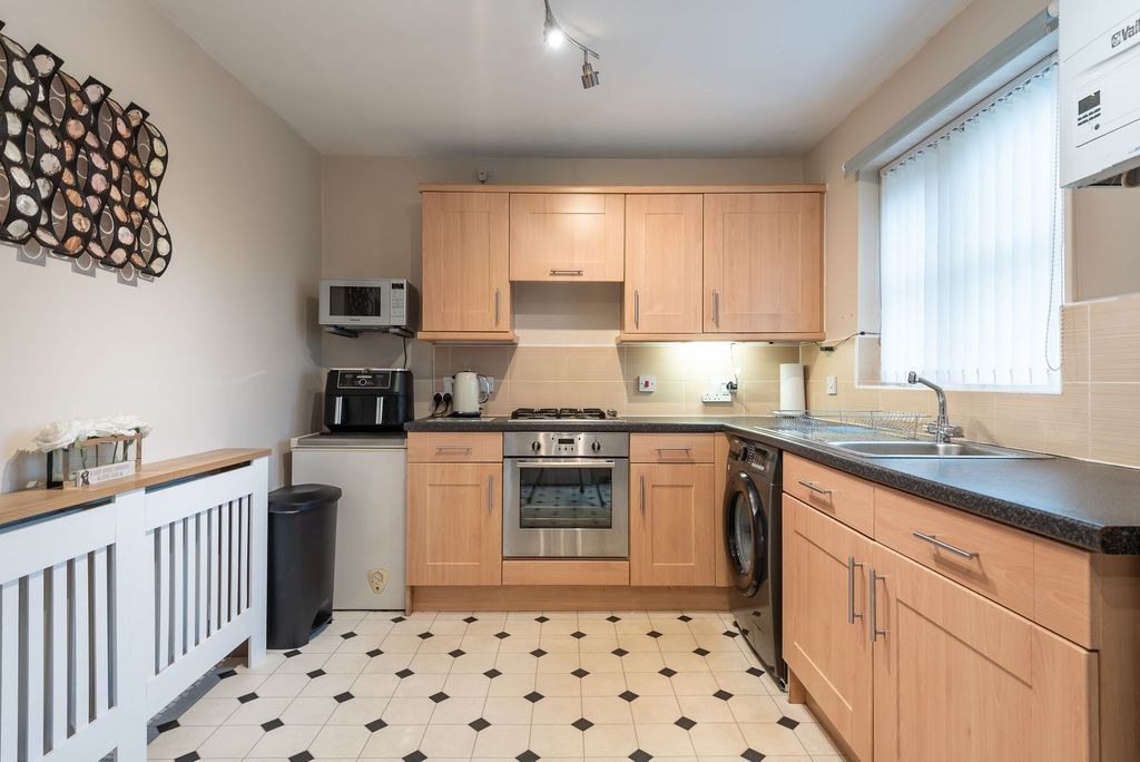 Property photo 3 of 29 Kitchen