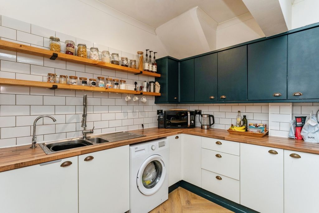 Property photo 2 of 20 Pbox-Img.Jpg