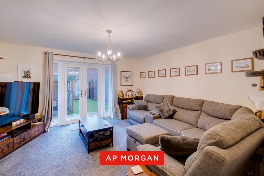 Property photo 2 of 17 Picture No. 08