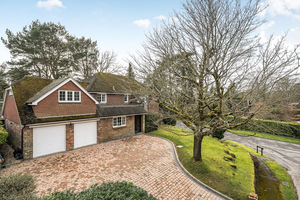 Property photo 1 of 33