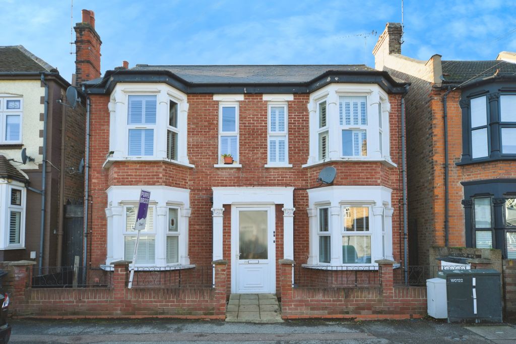 Property photo 2 of 19