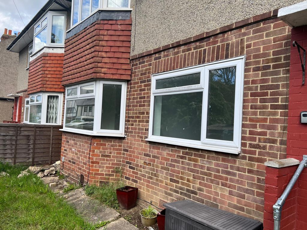 Property photo 1 of 8 2 Bed Maisonette To Rent Angel Lane, Hayes Ub3