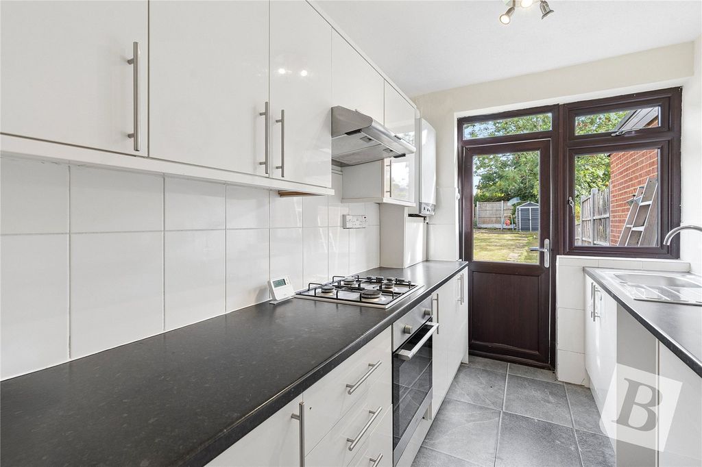 Property photo 3 of 12 Kitchen