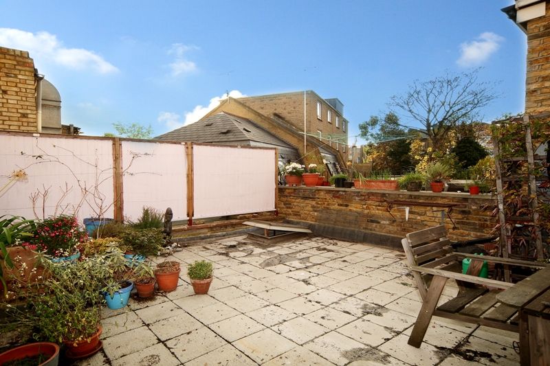 Property photo 3 of 4 Terrace