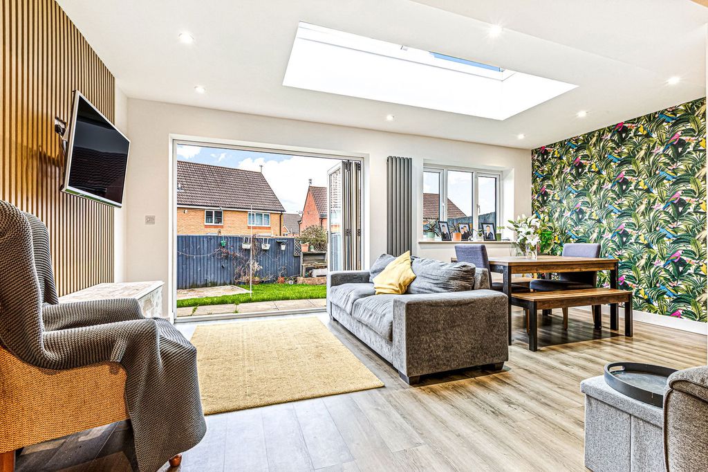 Property photo 3 of 21