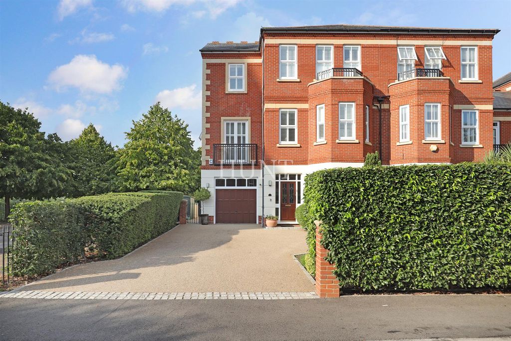 Property photo 1 of 38