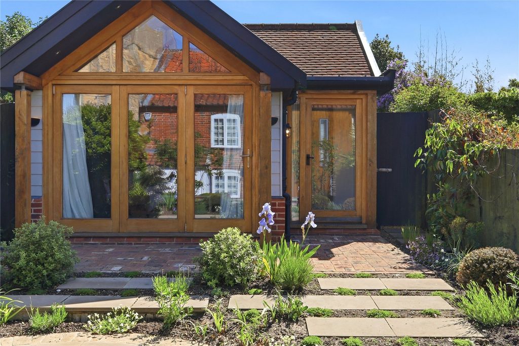 Property photo 2 of 32 Annexe