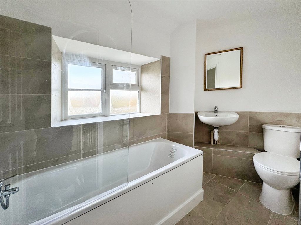 Property photo 3 of 8 Picture No. 29