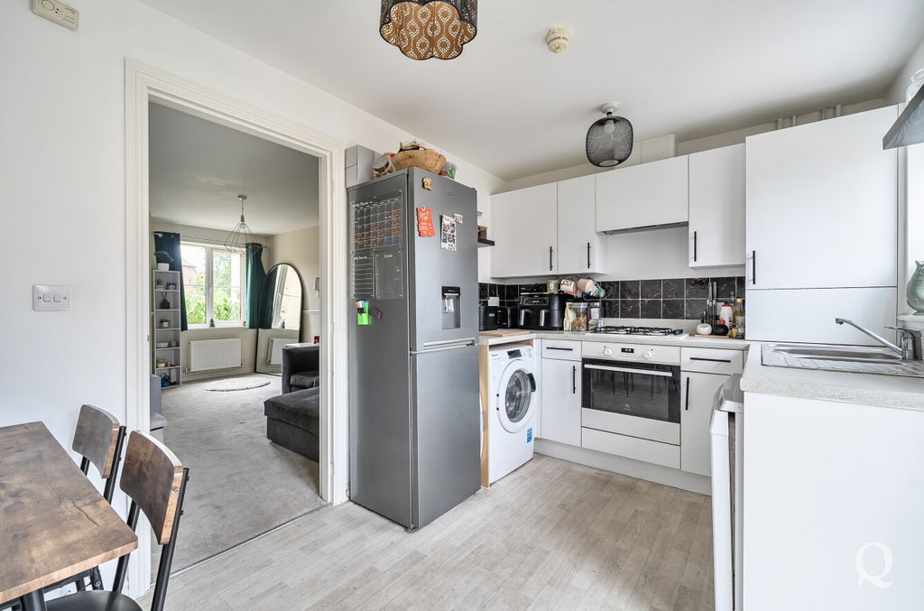 Property photo 2 of 23 Cf0941Ef-1Bdf-474...