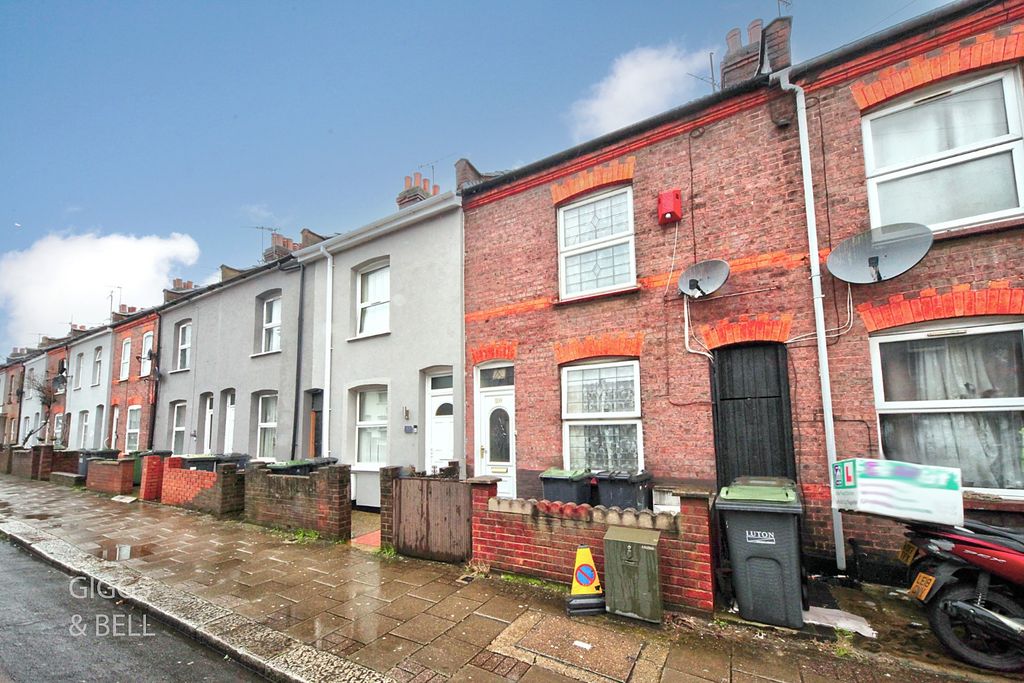 Property photo 1 of 18 4884420