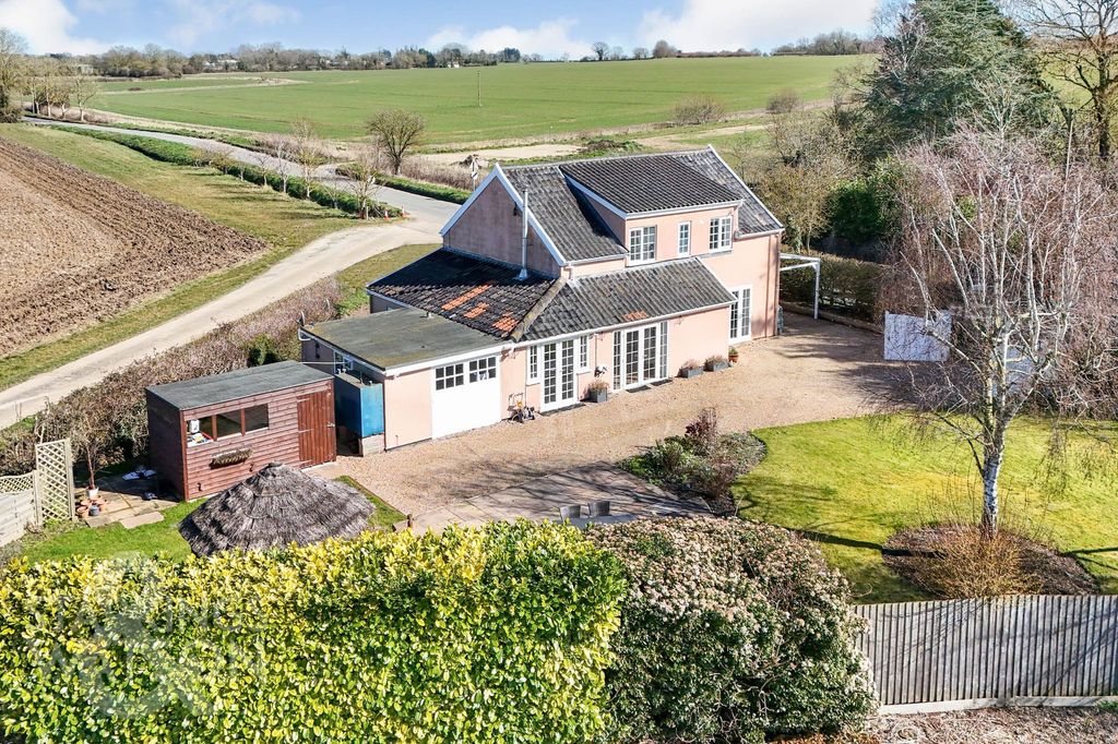 Property photo 2 of 34
