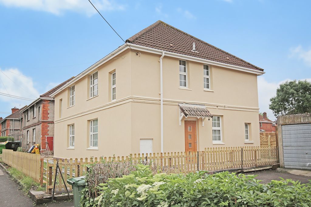 Property photo 1 of 7 Front Elevation
