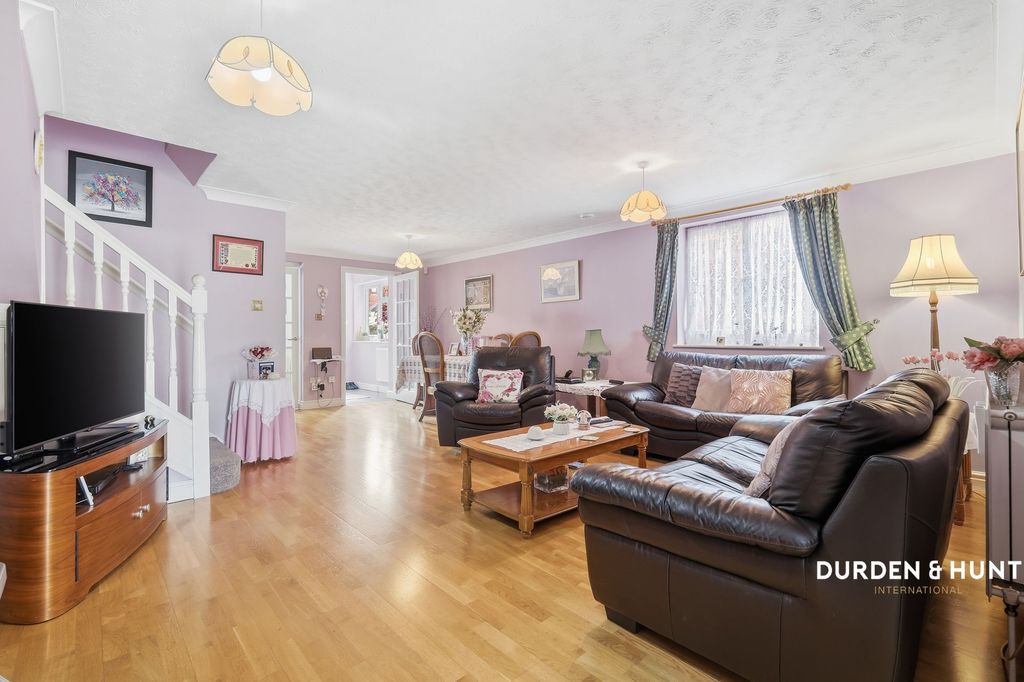Property photo 3 of 19