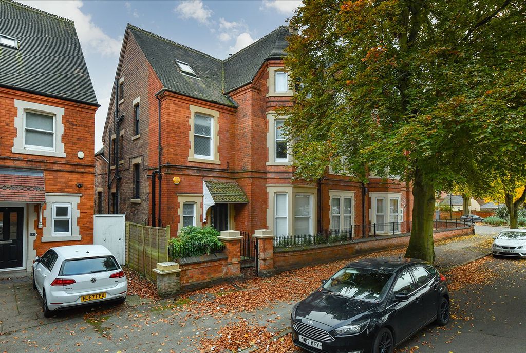 Property photo 1 of 41