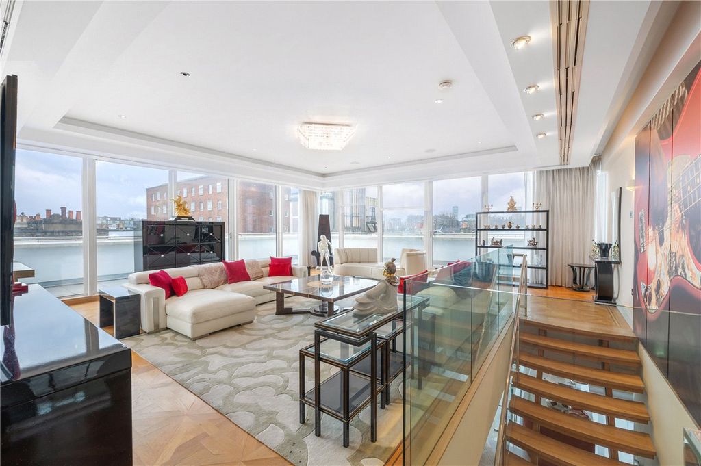 Property photo 1 of 16 Reception