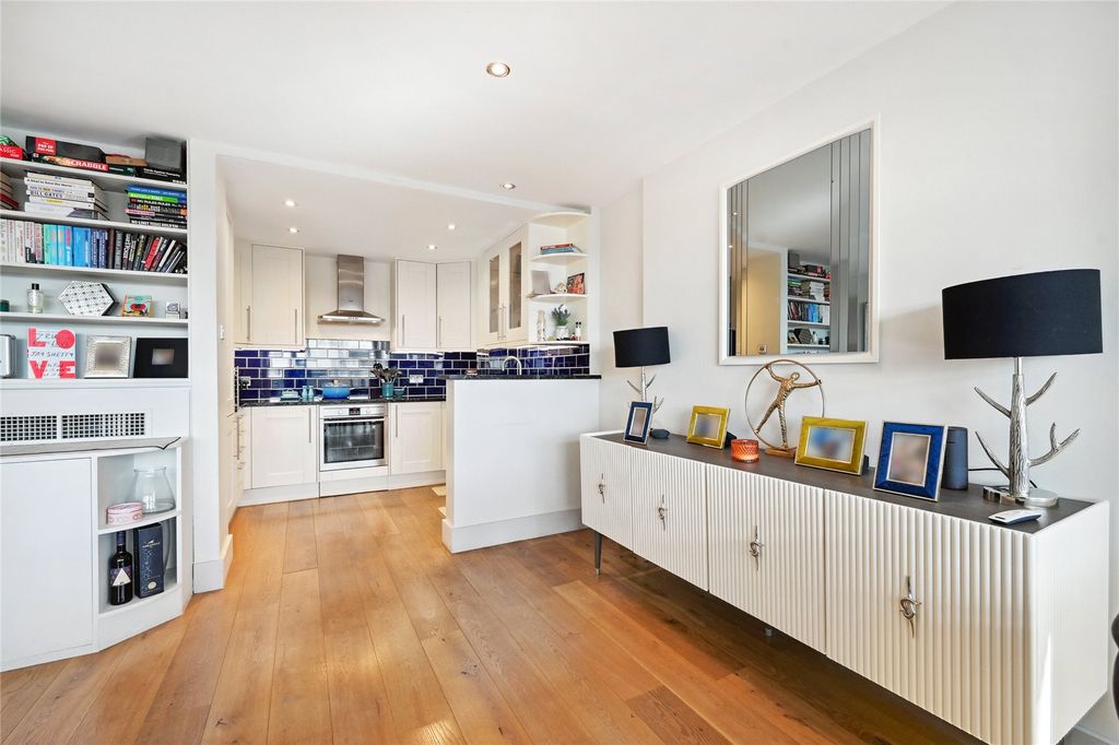 Property photo 3 of 13 Kitchen