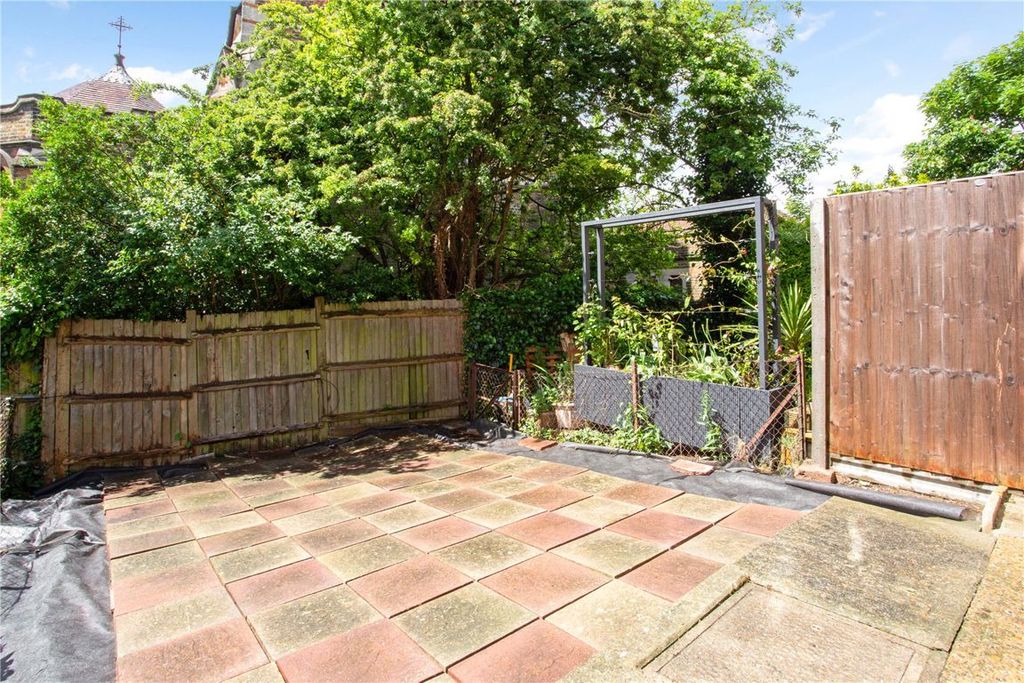Property photo 3 of 6