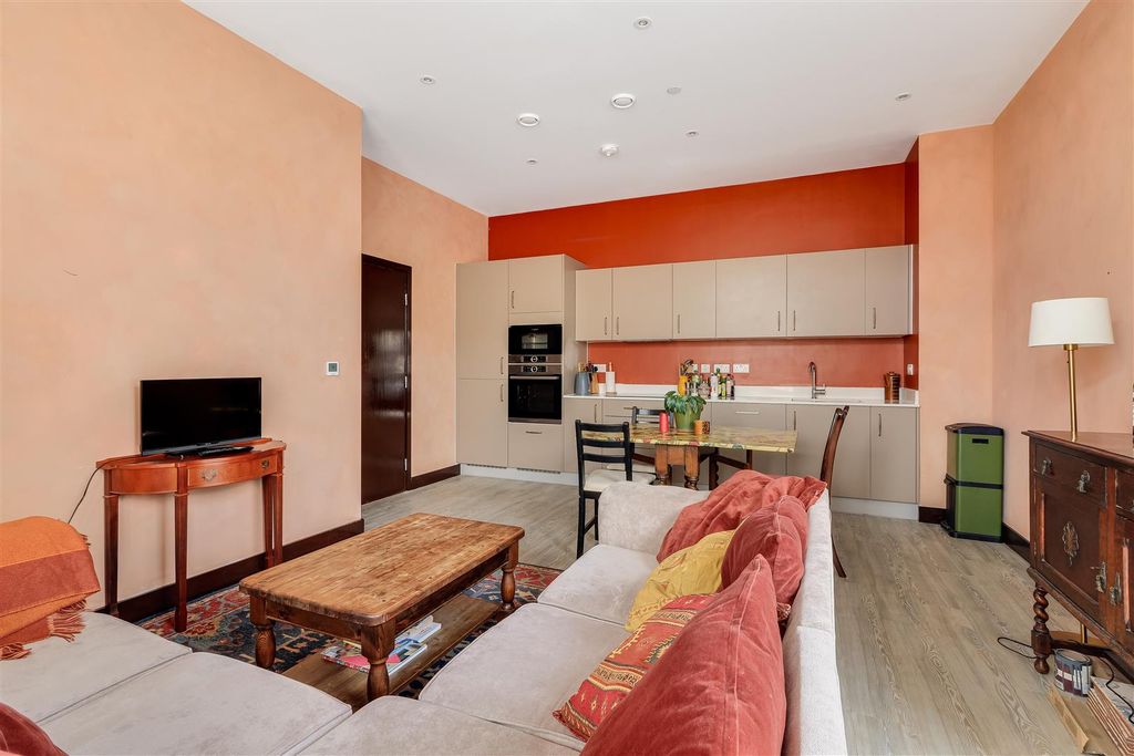 Property photo 2 of 14 Img (8).Jpg