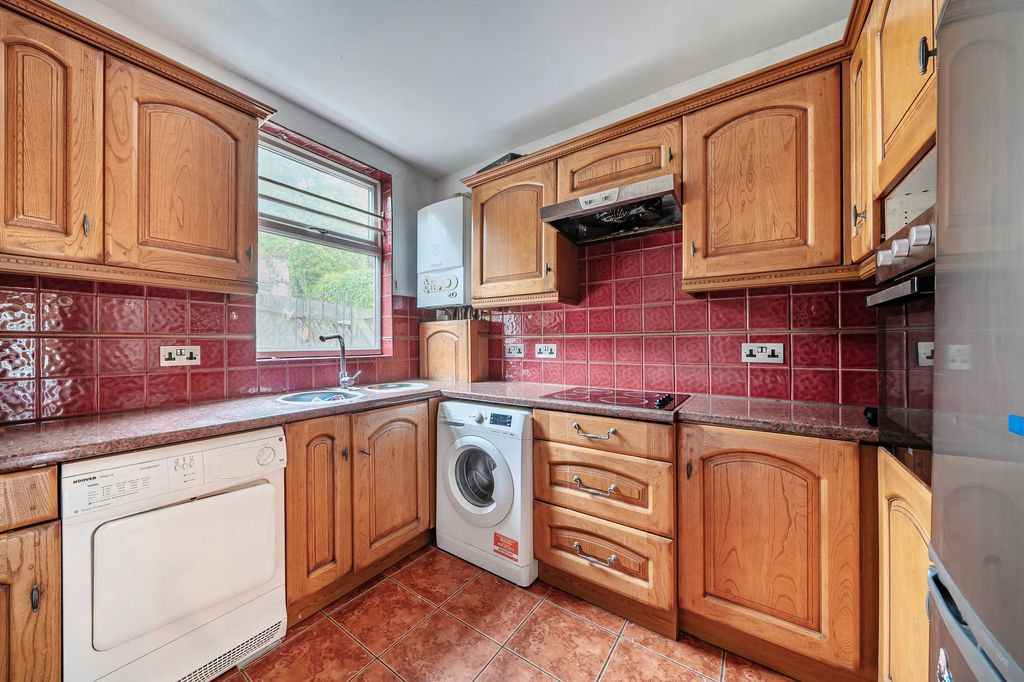 Property photo 2 of 20 Kitchen