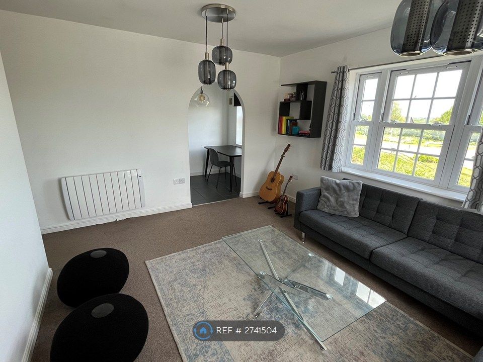 Property photo 3 of 12 Living Room