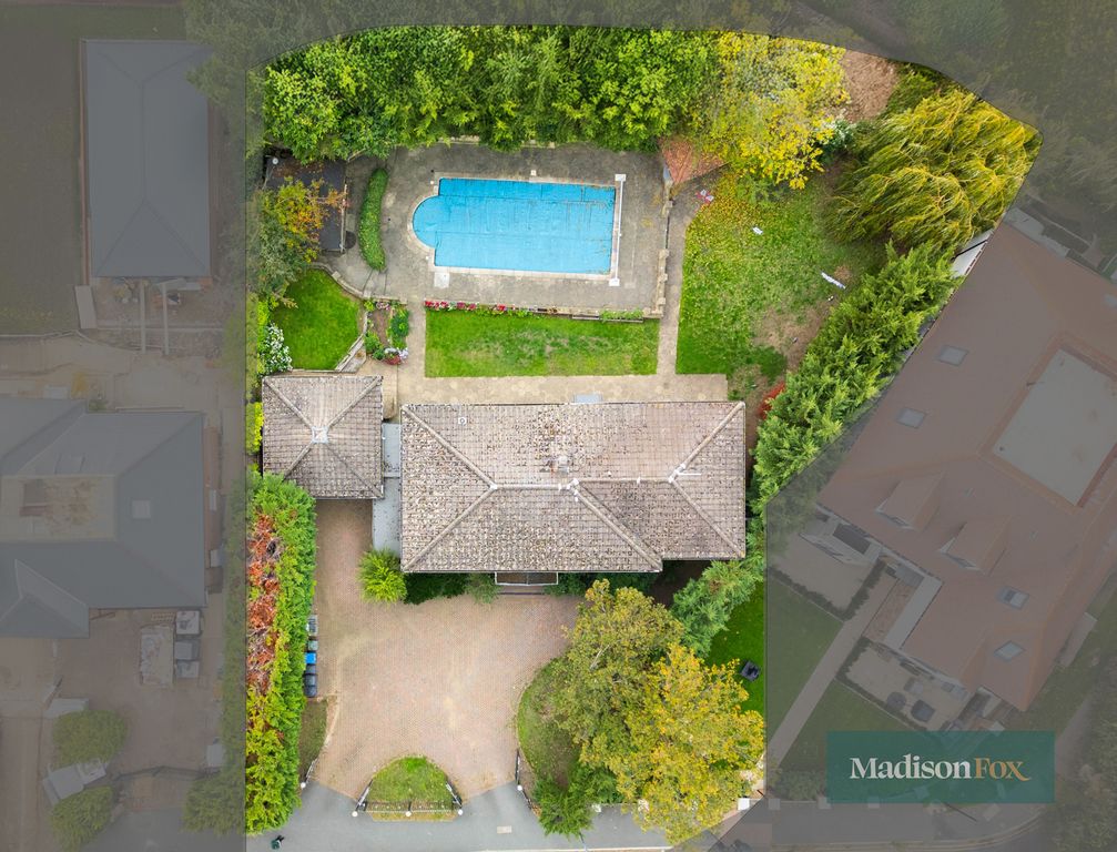 Property photo 2 of 32 Photograph