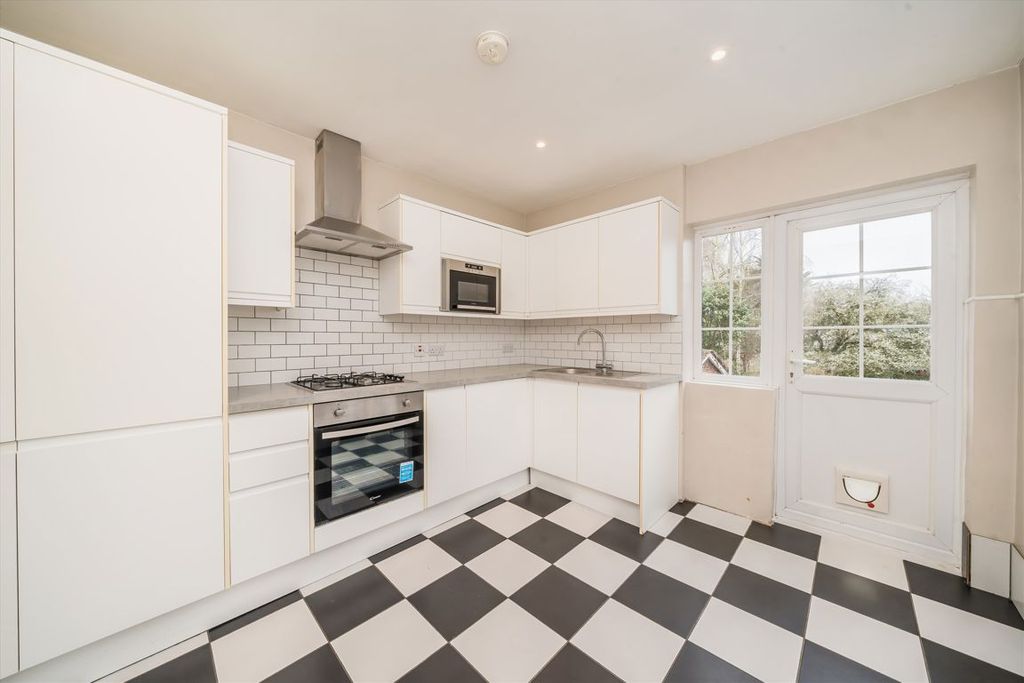 Property photo 2 of 5