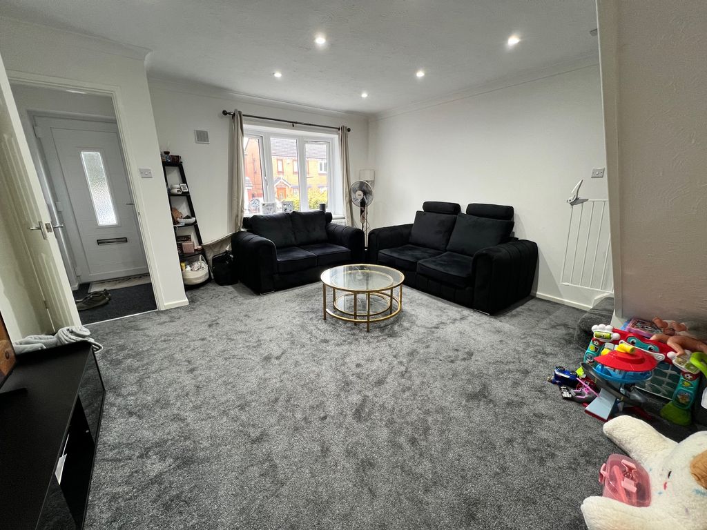 Property photo 3 of 14