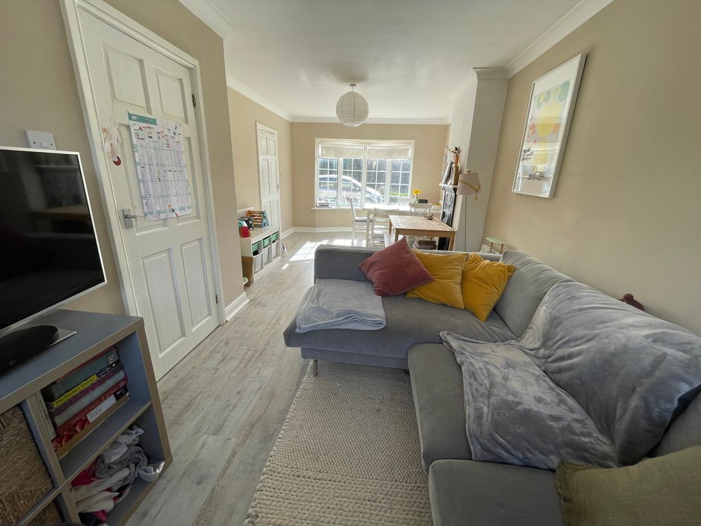 Property photo 3 of 10 Living Room/Dining Room Porthcawl Cf36