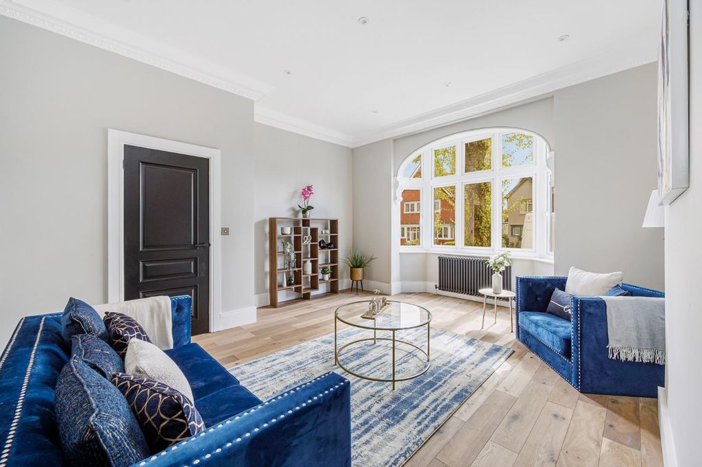 Property photo 2 of 28