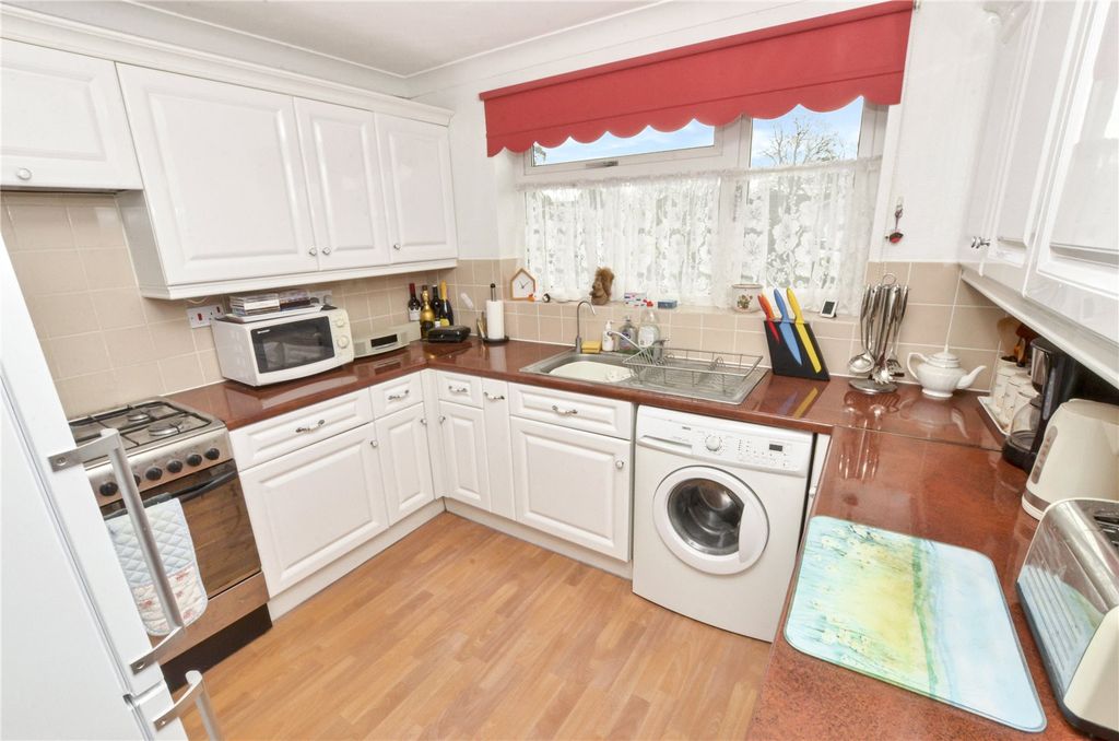 Property photo 2 of 16 Kitchen