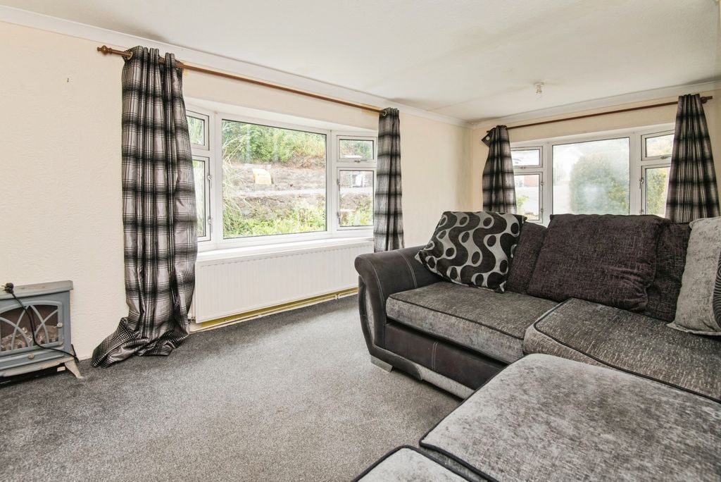 Property photo 2 of 11 Photo