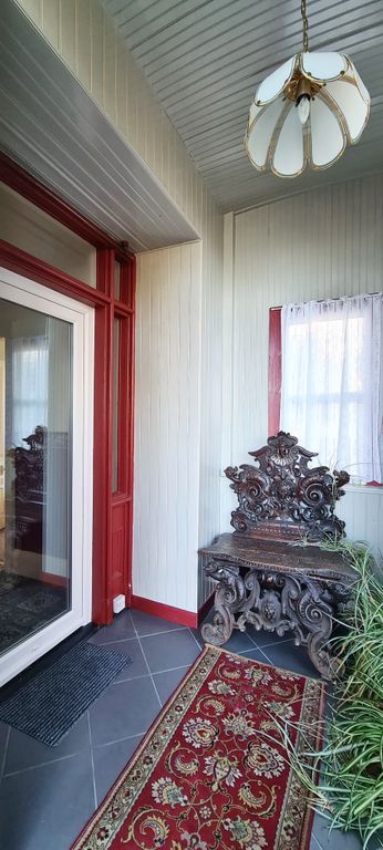 Property photo 3 of 35