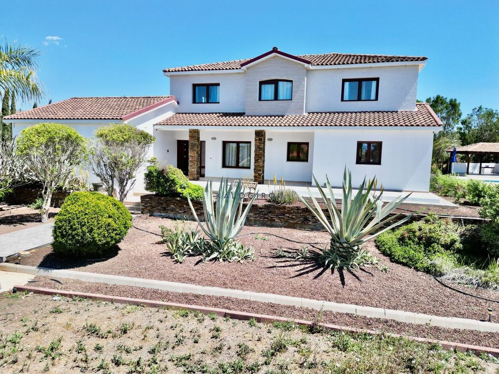 Property photo 3 of 50