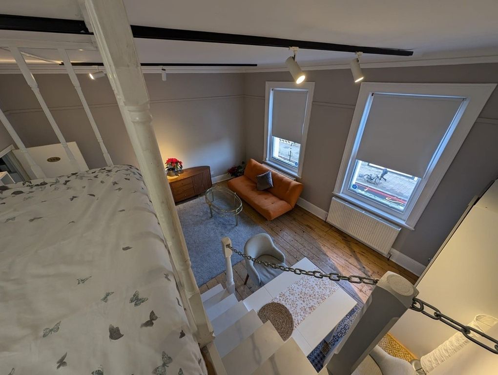 Property photo 3 of 24