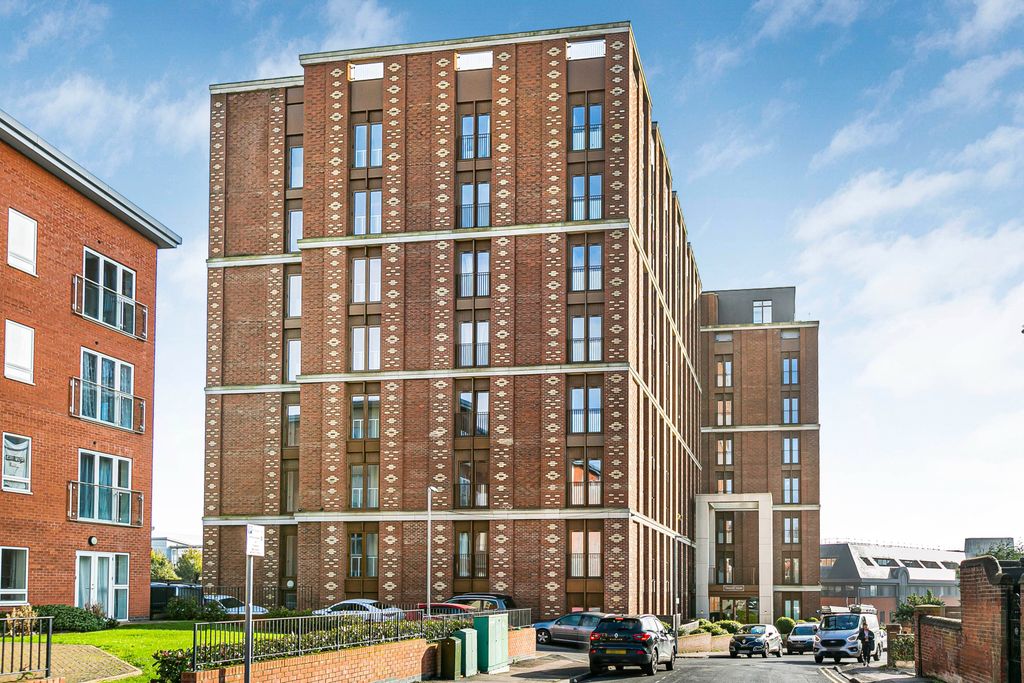 Property photo 1 of 12