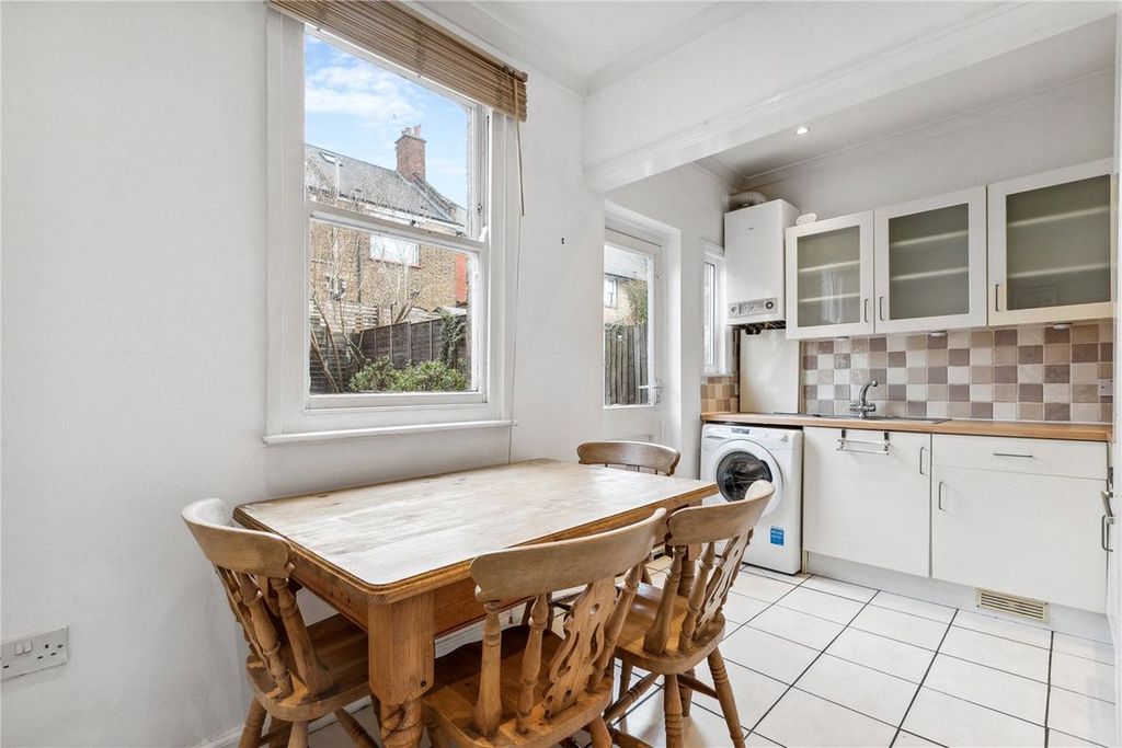 Property photo 2 of 6