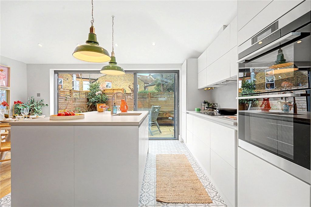 Property photo 2 of 12 Picture No. 44