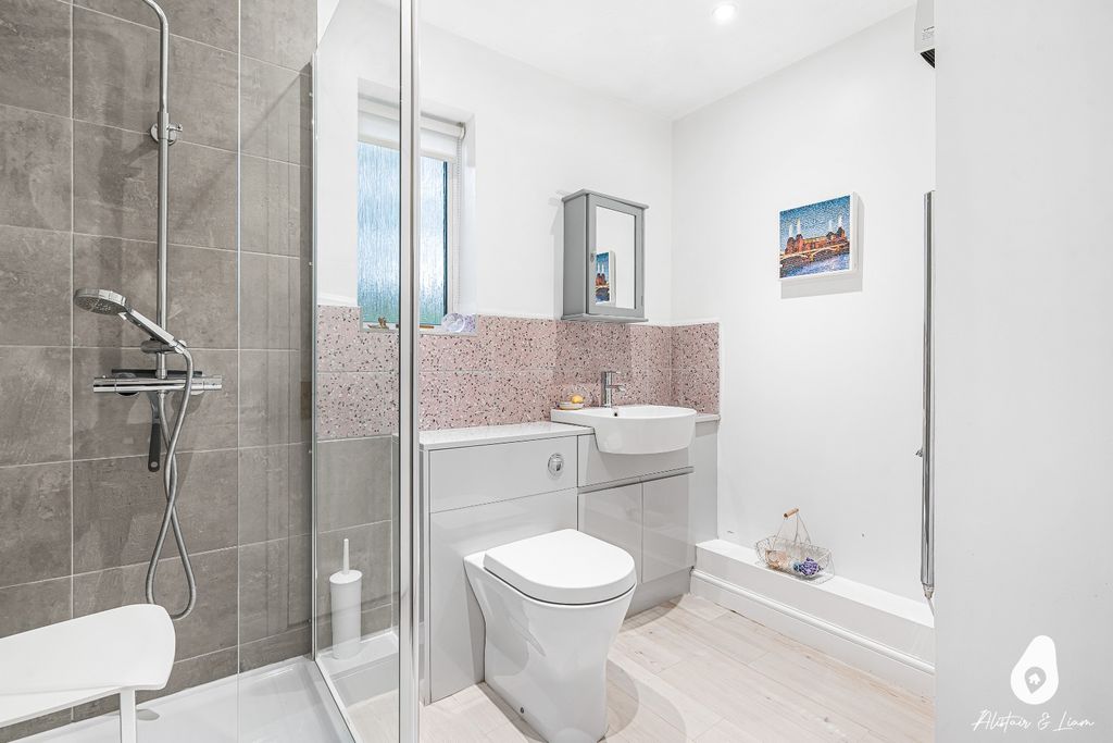 Property photo 3 of 12 5556273