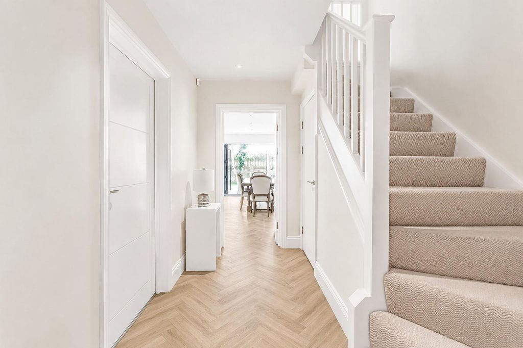 Property photo 2 of 30 16.Jpg
