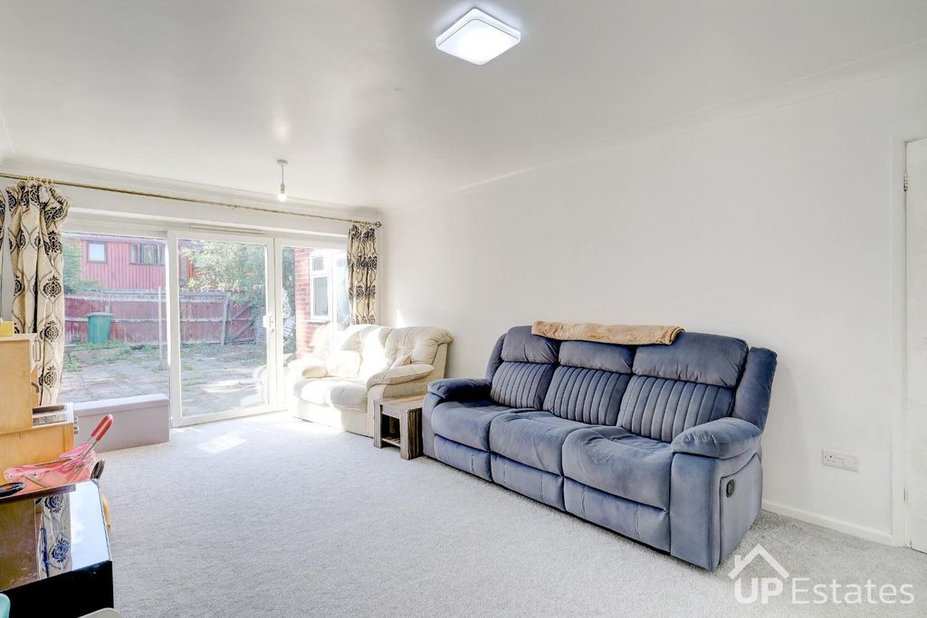 Property photo 2 of 23