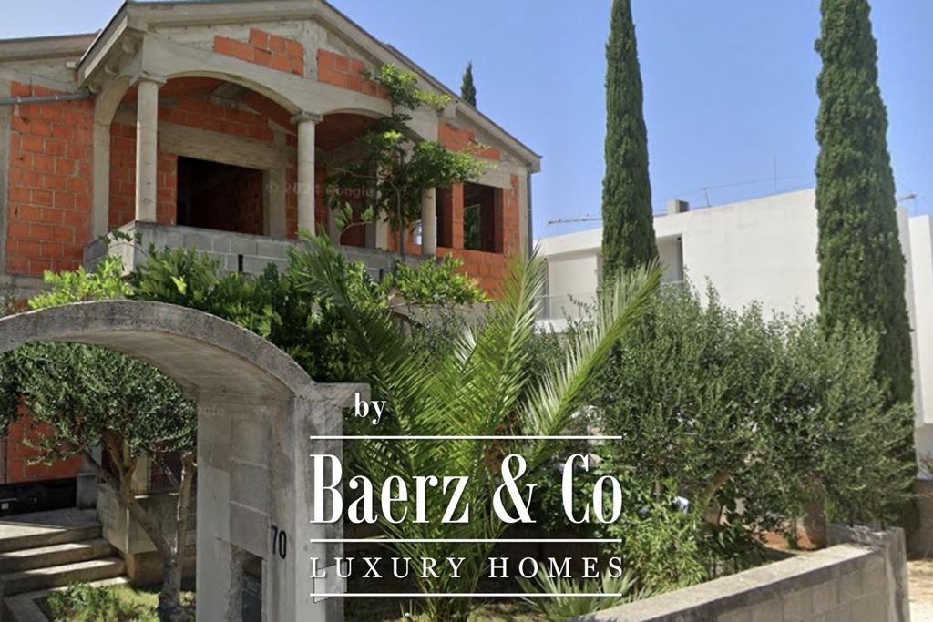 Property photo 1 of 3