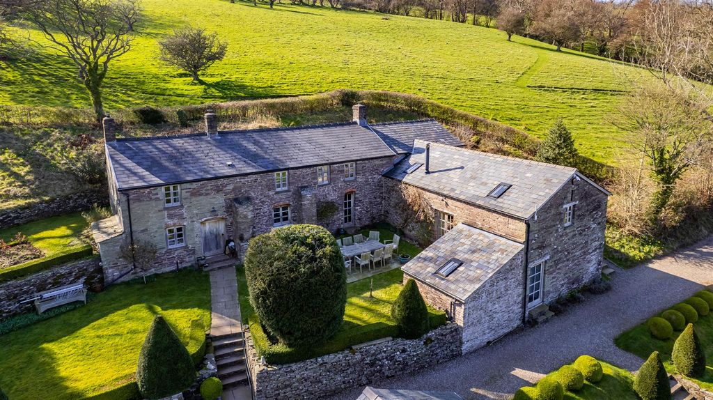 Property photo 1 of 16 Upper House Farmhouse