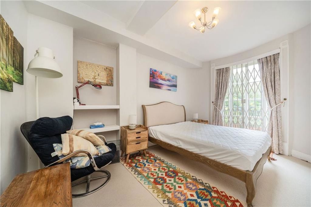 Property photo 2 of 5