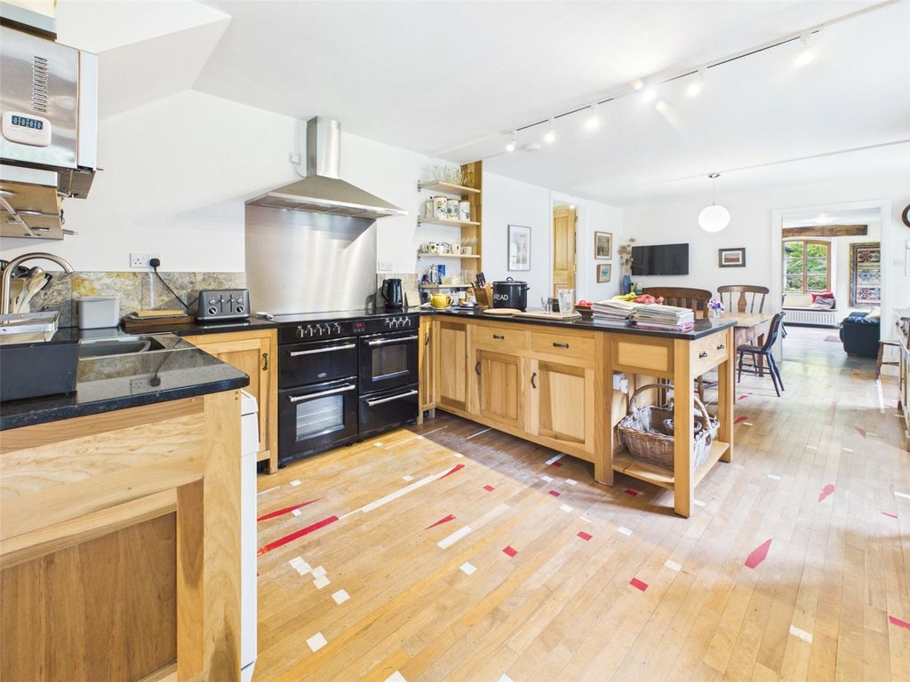 Property photo 3 of 38 Kitchen