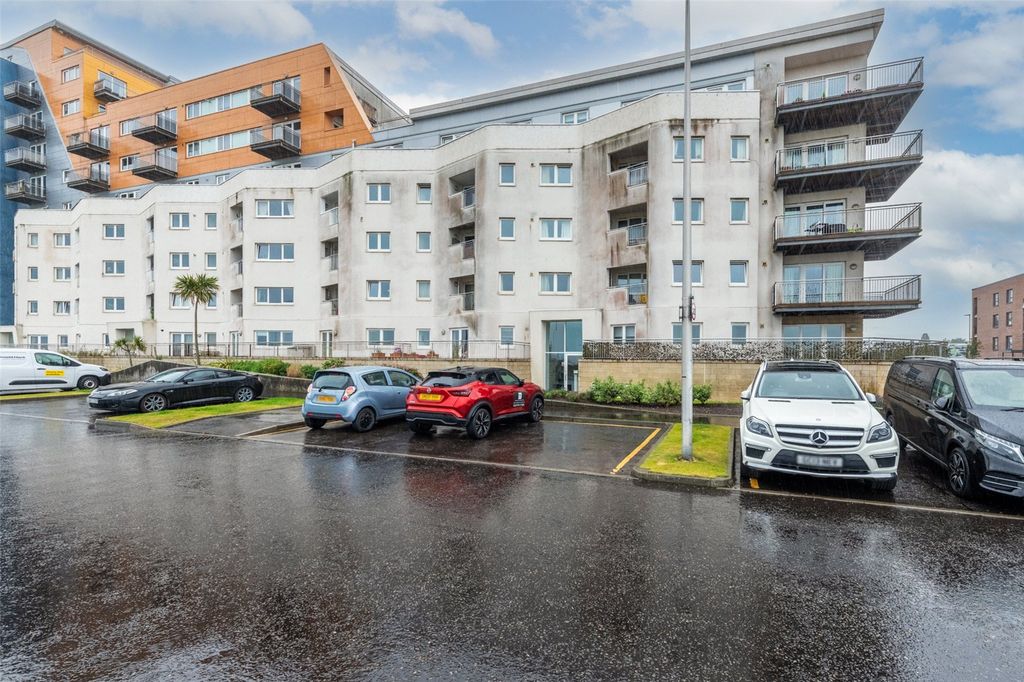 Property photo 1 of 18 Heron Place 1