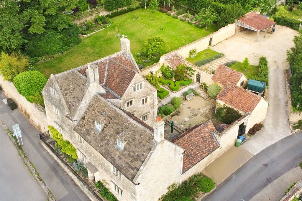 Property photo 2 of 33 Manor House Aerial