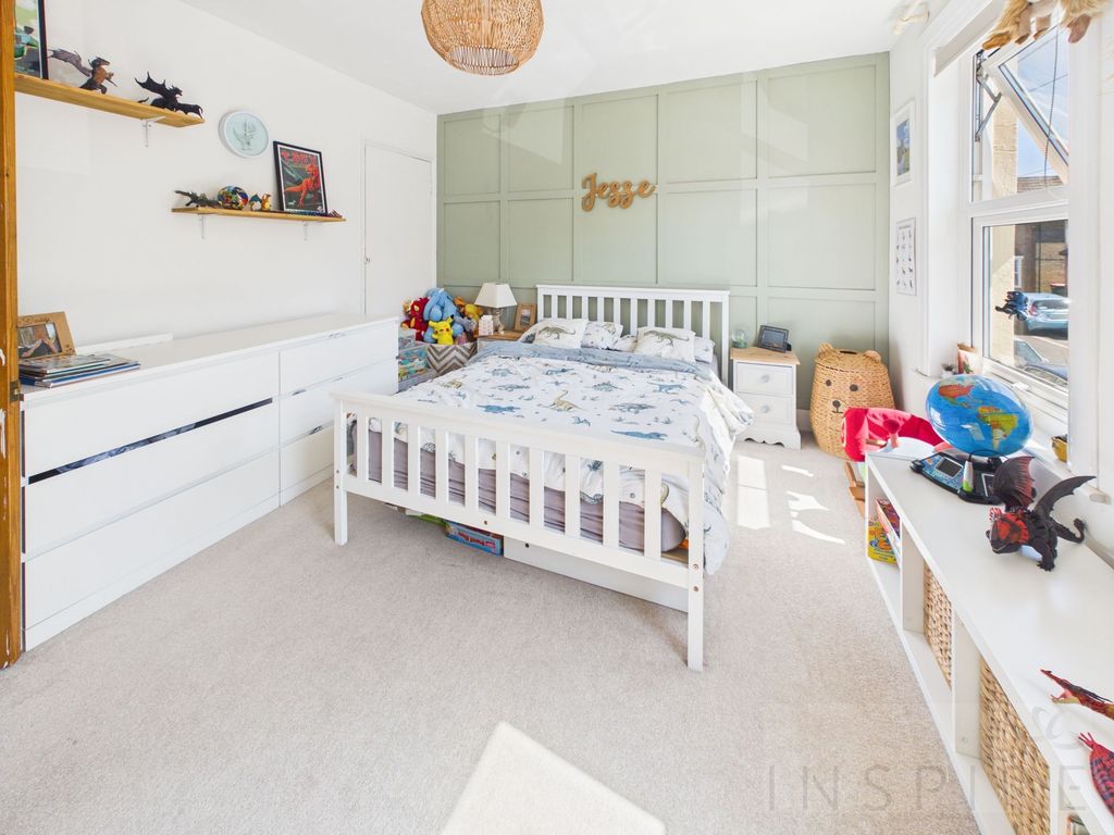 Property photo 3 of 17